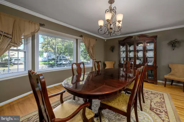 894 LAFAYETTE DR, Mount Laurel, NJ 08054