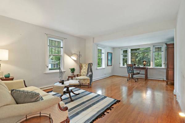 2300 THORNWOOD AVE, Wilmette, IL 60091