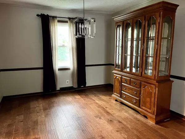 8830 Shagbark RD, Indianapolis, IN 46260