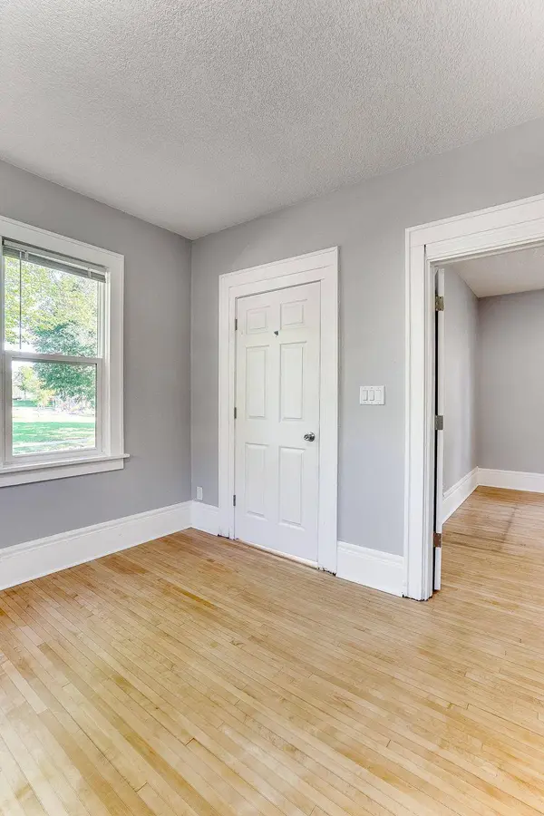 892 Cook AVE E, Saint Paul, MN 55106