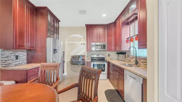 2308 NE 37th Rd, Homestead, FL 33033