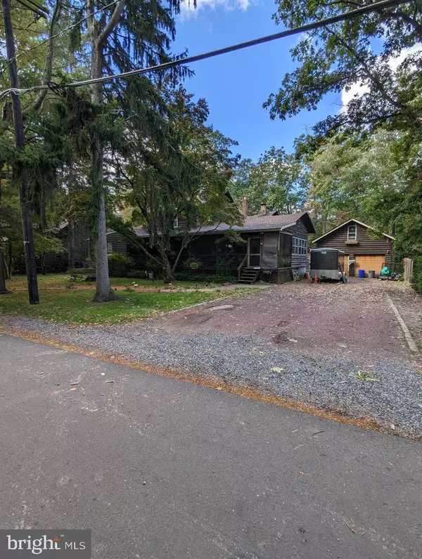 69 OAK DR, Medford Lakes, NJ 08055