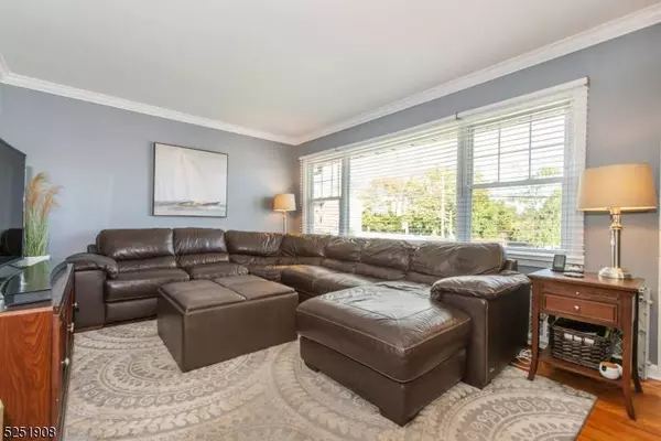 384 Broad St, Clifton City, NJ 07013