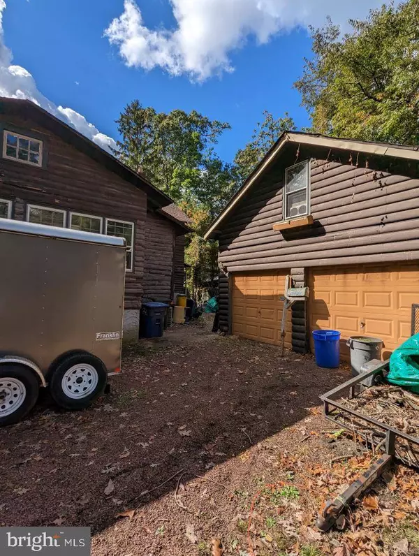 69 OAK DR, Medford Lakes, NJ 08055