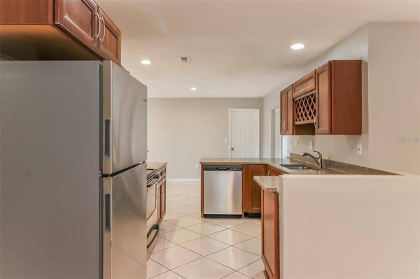 8330 SPRING HILL DR, Spring Hill, FL 34606