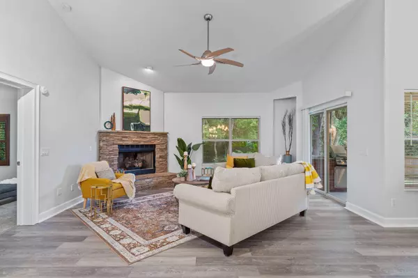 2058 Pine Ranch Drive, Navarre, FL 32566