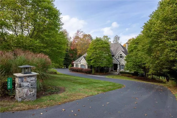 126 Mountain View Place, Middle Smithfield Twp, PA 18302