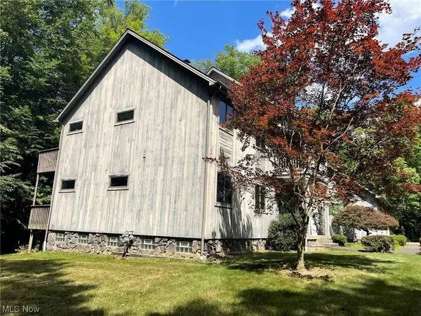 4088 Leffingwell RD, Canfield, OH 44406