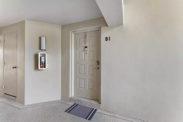 614 Sea Pine WAY B1, Greenacres, FL 33415