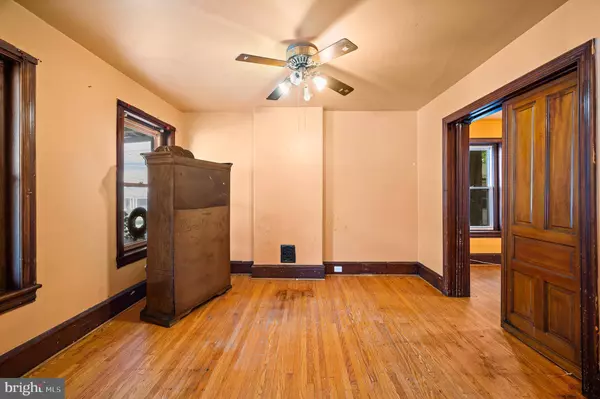 47 CURTIS AVE, Woodbury, NJ 08096