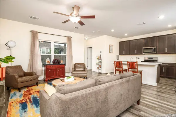 10523 Rosalina Loop, San Antonio, TX 78109