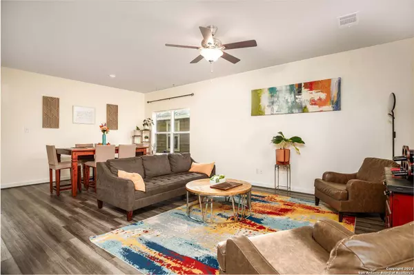 10523 Rosalina Loop, San Antonio, TX 78109