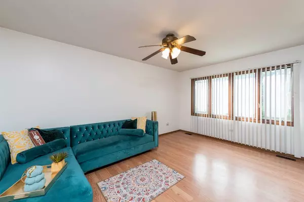 2303 Elizabeth Avenue, Zion, IL 60099