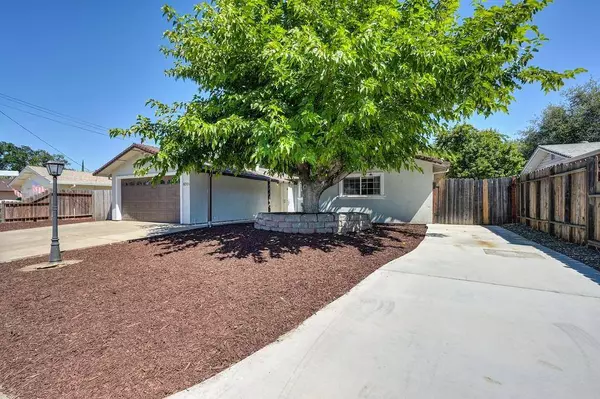 6351 Eldon AVE, Loomis, CA 95650