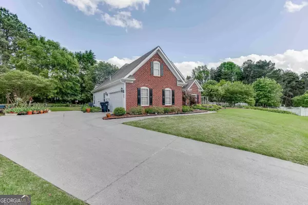 4411 Dartford CT, Hoschton, GA 30548