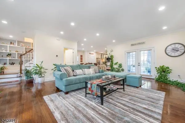 10 Rollins Ave, Clifton City, NJ 07011