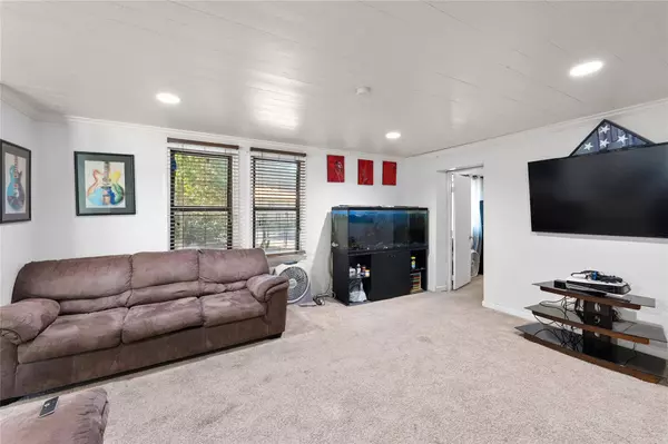 7616 Osage Trail, Lake Worth, TX 76135