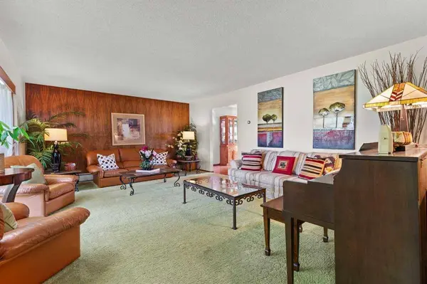 30137 Range Road 15, Carstairs, AB T0M 0N0