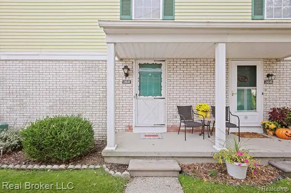 24648 SPRING Lane, Harrison Township, MI 48045