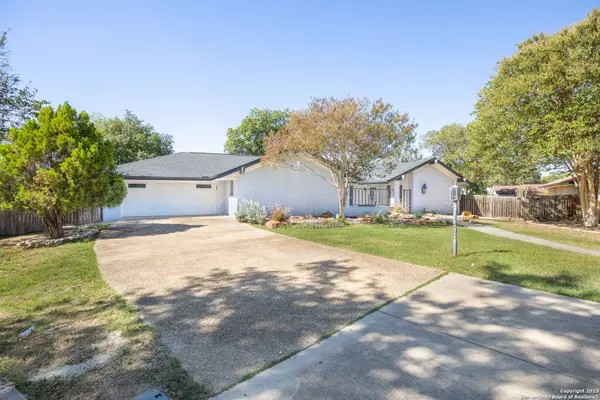 501 MOORSIDE DR, Windcrest, TX 78239-2537