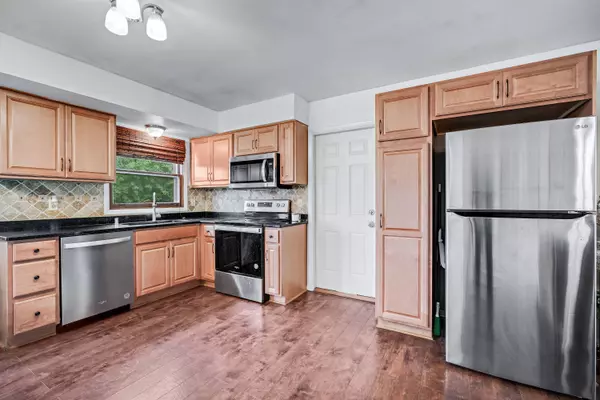 1312 W Liebau Rd, Mequon, WI 53092