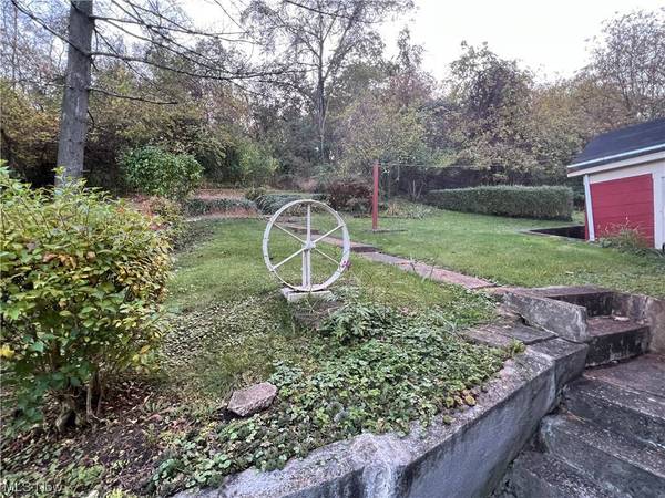 35 Laipple ST, Bridgeport, OH 43912