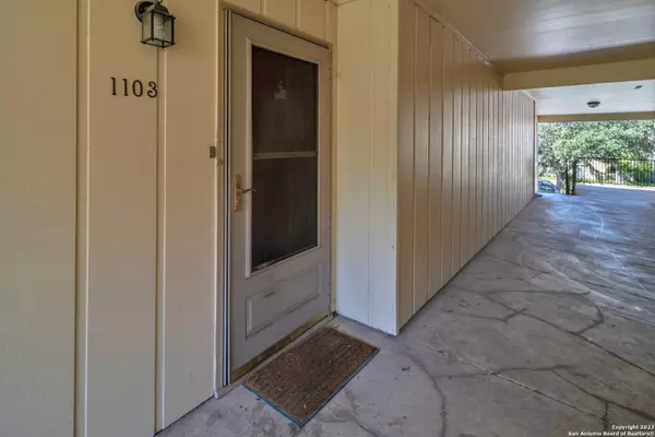 8702 VILLAGE DR UNIT 1103, San Antonio, TX 78217