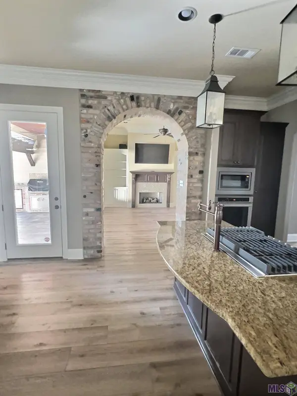 17980 VILLA LAKE AVE, Greenwell Springs, LA 70739