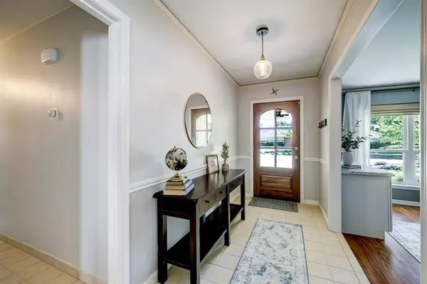 10310 Bob White DR, Houston, TX 77096