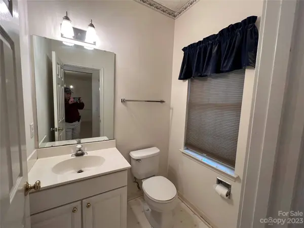 1644 Heather Glen RD, Kannapolis, NC 28081
