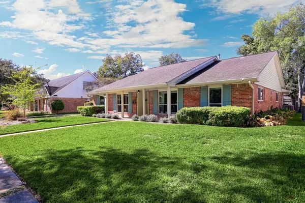 10310 Bob White DR, Houston, TX 77096