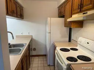 29814 UTICA Road, Roseville, MI 48066