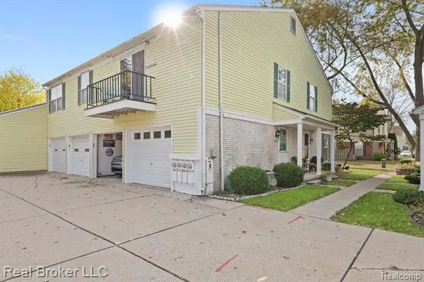 24648 SPRING Lane, Harrison Township, MI 48045