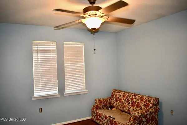 115 Sis Circle, Hattiesburg, MS 39402