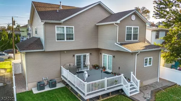 10 Rollins Ave, Clifton City, NJ 07011