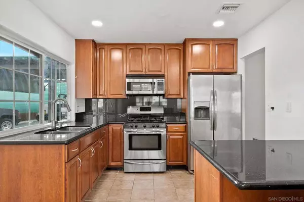 724 Latisha Pl, El Cajon, CA 92021