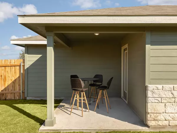 130 Greenspire Ln, Hutto, TX 78634