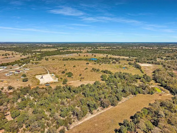 2498 County Road 118, Giddings, TX 78942