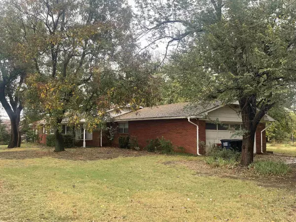 805 Oakwood, Enid, OK 73703