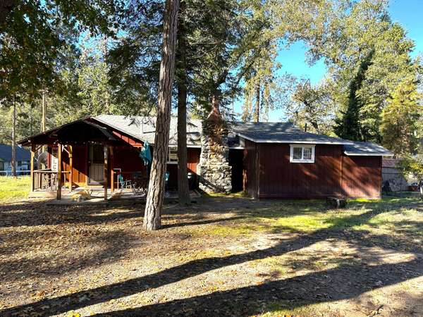 363 W Oakwood Road, California Hot Springs, CA 93207