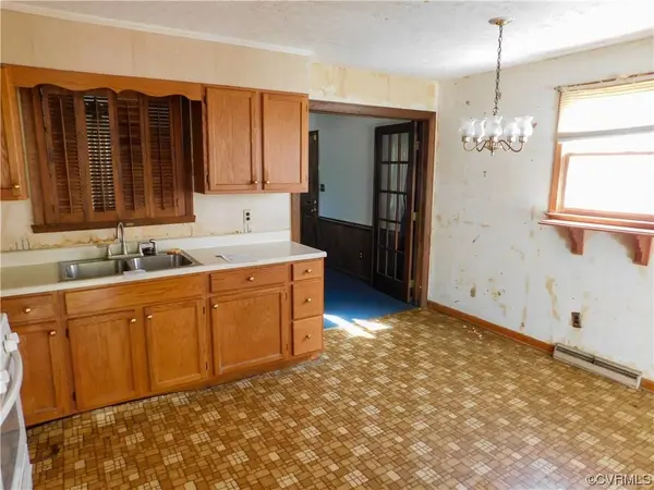 457 Roundtop AVE, Petersburg, VA 23803