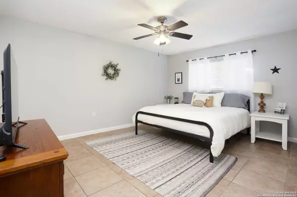 5801 Lake Champlain St, San Antonio, TX 78233