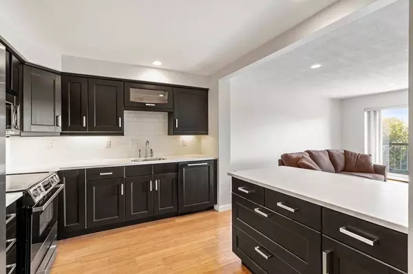 1 Summit Drive #52, Reading, MA 01867