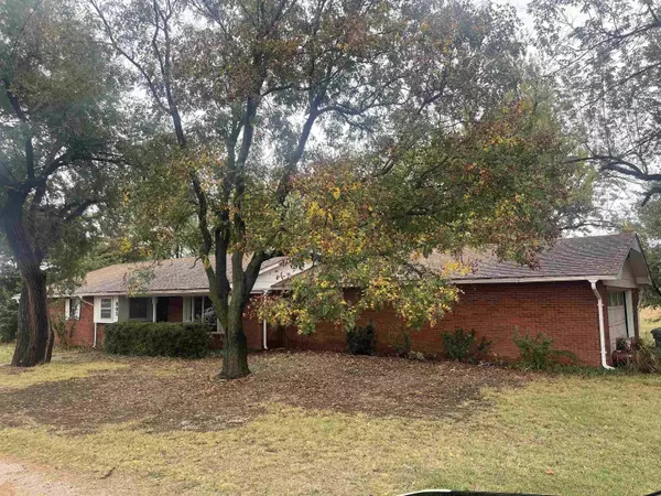 805 Oakwood, Enid, OK 73703