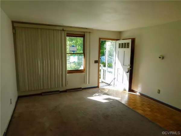 457 Roundtop AVE, Petersburg, VA 23803