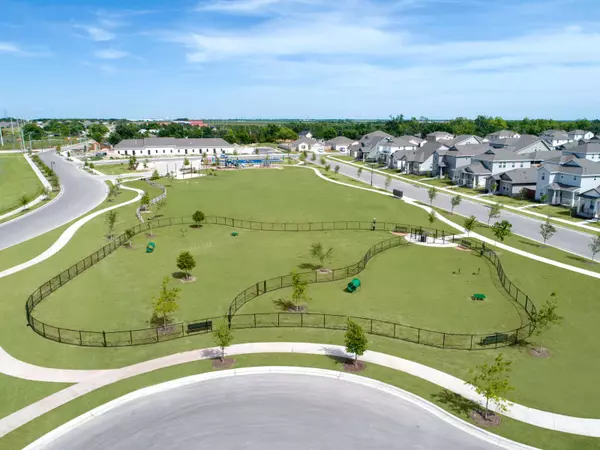 130 Greenspire Ln, Hutto, TX 78634