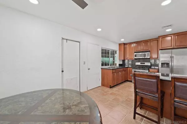 724 Latisha Pl, El Cajon, CA 92021