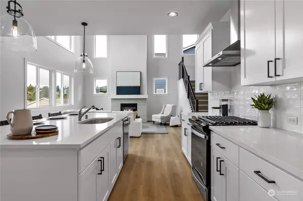 421 SW 366th ST #8, Federal Way, WA 98023