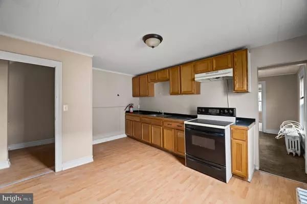 16 CAPITOL ST, Paulsboro, NJ 08066