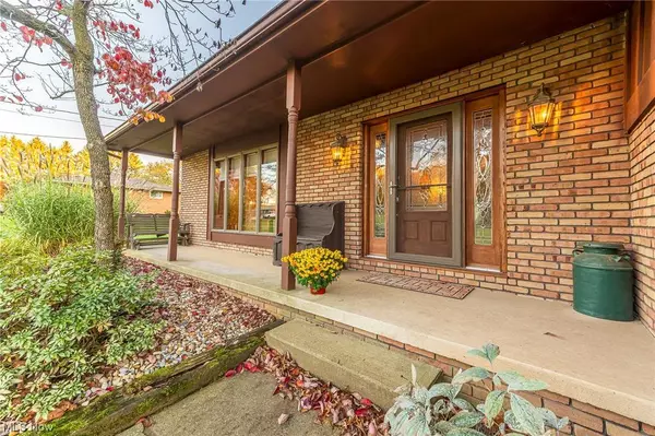 250 Willow ST N, East Canton, OH 44730